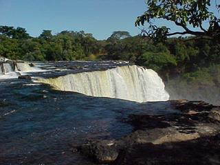 Lumangwe Falls image 3